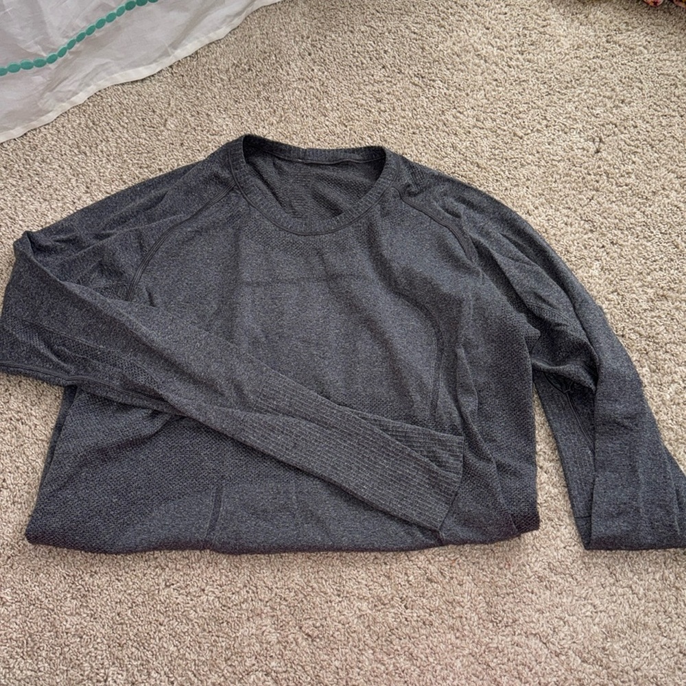 LULULEMON gray swiftly tech long sleeve size 10